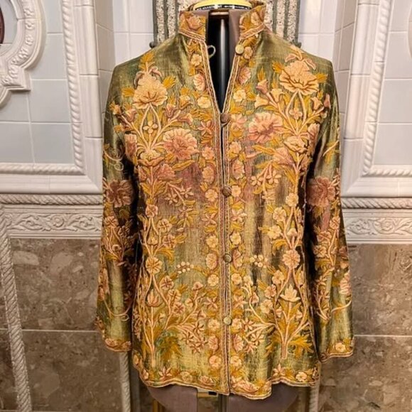 Unbranded. Size Large. Embroidered Asian Tunic Jacket. Green Tan. Lined. GB - Picture 1 of 6